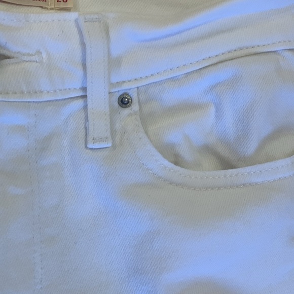 Like new Levi’s high rise straight crop! - Picture 4 of 5